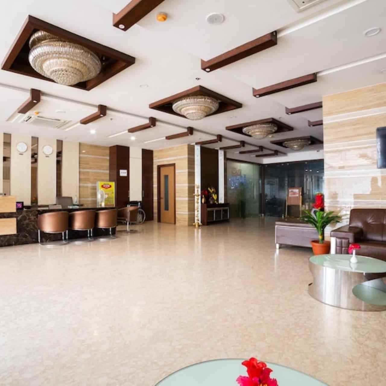 Hotel Svm Grand Medipally ハイデラバード エクステリア 写真